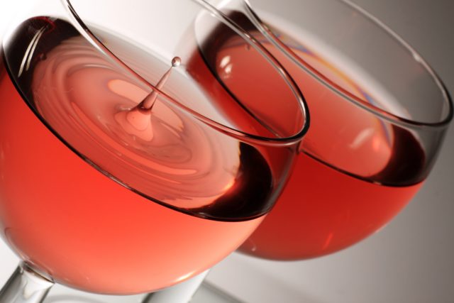 ТОП-14 классических и необычных рецептов вина из калины в домашних условиях