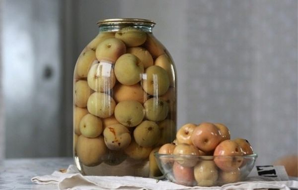 6 лучших рецептов приготовления маринованных яблок на зиму