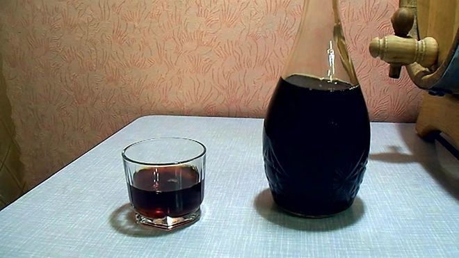 Как сделать настойку из ежевики на водке в домашних условиях или на самогоне или на спирту