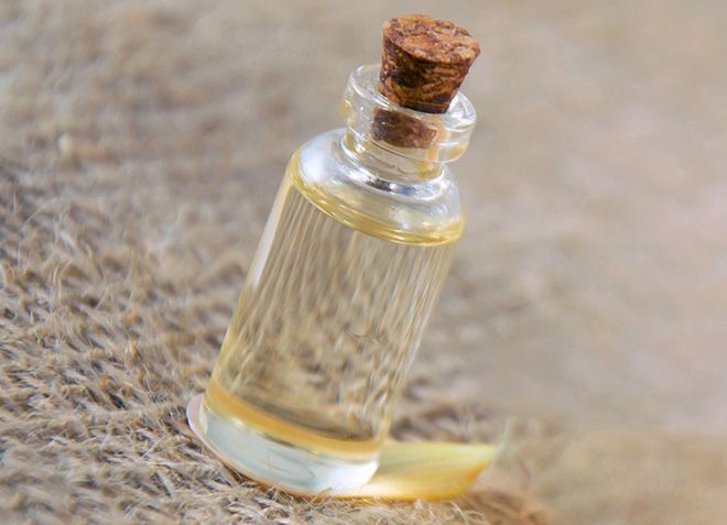Льняное масло для волос: как применять средства из семян льна, секреты применения масок