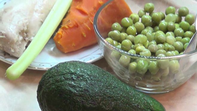 Оливье с авокадо и курицей, с семгой и вегетарианский рецепт, секреты применения красной рыбы