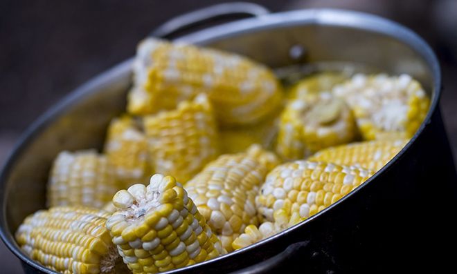 Кукуруза консервированная калорийность на 100 грамм, сколько калорий в вареном виде